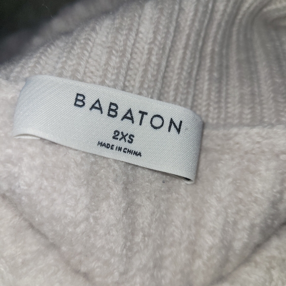 Aritzia's Babaton Ribbed Knit 100% Merino Wool Cropped Turtleneck Sweater 2XS - Picture 7 of 7